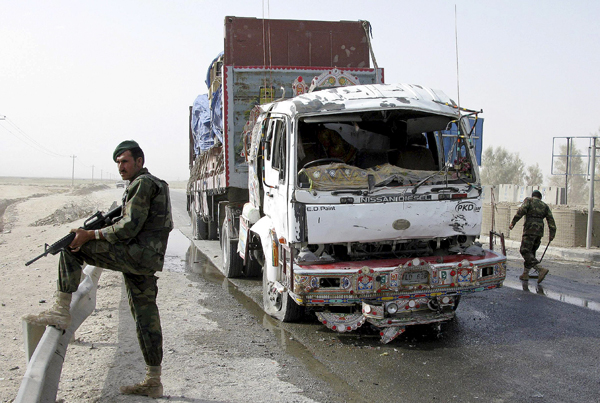 Afgán őrszem a merénylet helyszínén