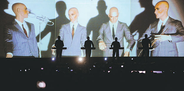 Kraftwerk-koncert a Balaton-parton: a minimalizmus szerelmesei most sem okoztak csalódást