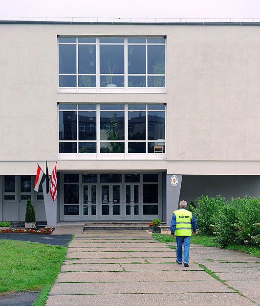 Rendőrségi és fegyelmi vizsgálat folyik az iskolában