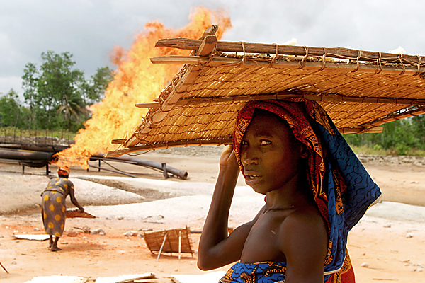 Niger deltavidékén lakók igazságtalanul élnek szegénységben