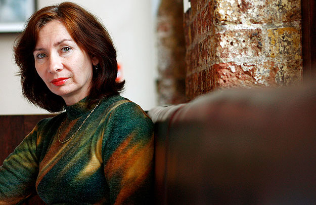 Chechen journalist and activist Natalia Estemirova poses at the Front Line Club in London in this October 4, 2007 file photo. Estemirova, a prominent human rights activist kidnapped in Russia's troubled Muslim republic of Chechnya on Wednesday has be