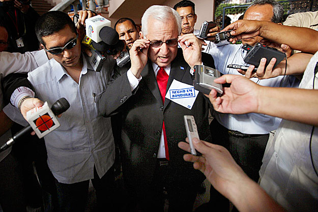 Roberto Micheletti ideiglenes hondurasi elnök már nem ellenzi Manuel Zelaya hazatérését