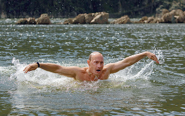 Vlagyimir Putyin bemutat egy két jeges csapást