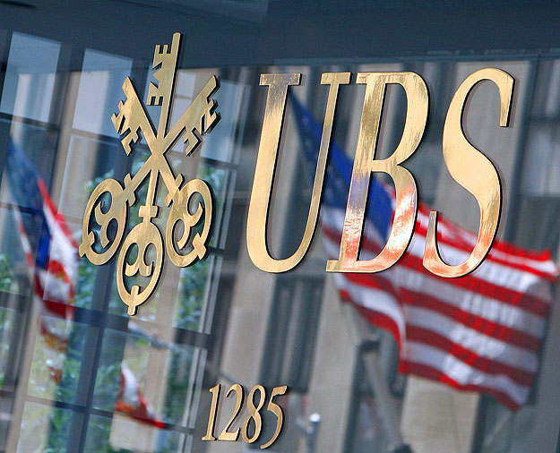 Az amerikai adóhatósággal egyezkedő UBS-től 147 milliárd dollárt vontak ki a magánügyfelek tavaly tavasz óta