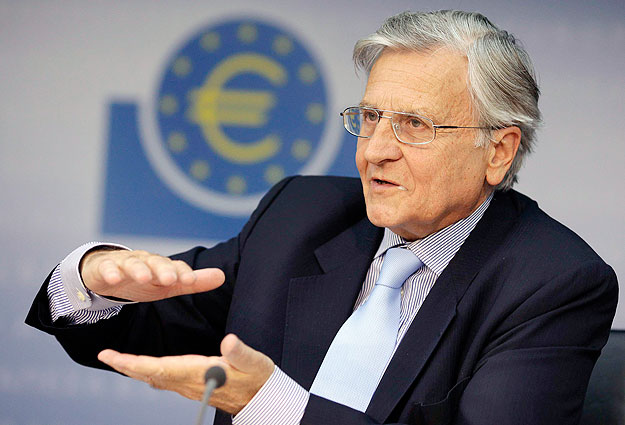 Jean-Claude Trichet, President of the European Central Bank (ECB) answers reporter's questions during his monthly news conference at the ECB headquarter in Frankfurt, August 6, 2009.Trichet announced that the ECB wil leave the interest rates unchange