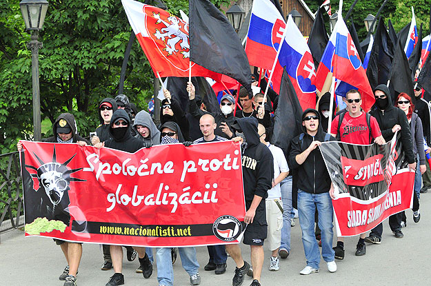A Szlovák Testvéri Közösség globalizációellenes tüntetése 