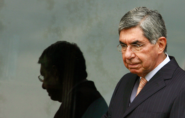 Oscar Arias Costa Rica-i államfő karanténban