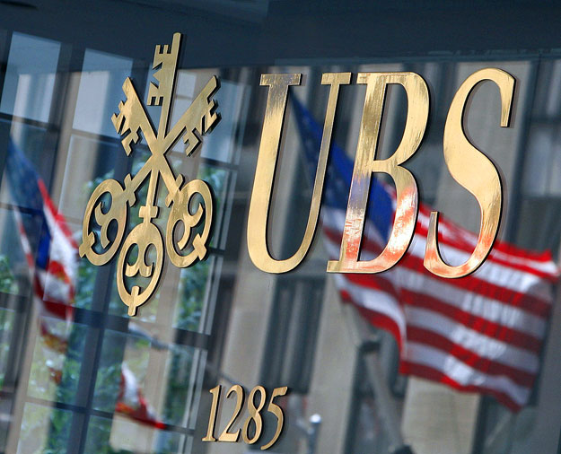 Az UBS arra kényszerült, hogy kliensei adatait kiadja Washingtonnak