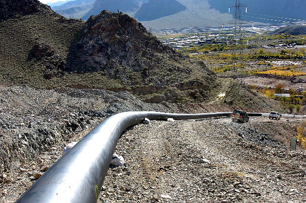 Gázvezeték keresztezi Agaraknál az örmény-iráni határt