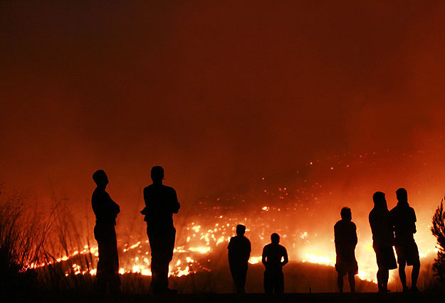 Eddig több mint tízezer hektáron pusztított a tűz