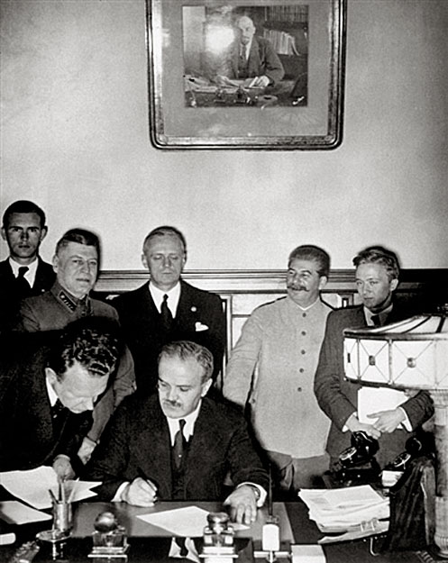 A Molotov-Ribbentrop paktum aláírása 1939. augusztus 23-án