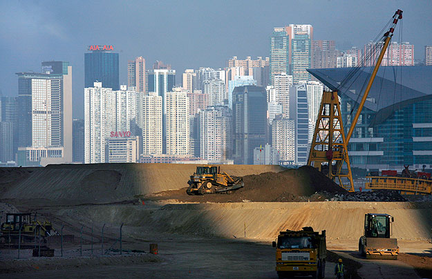 Lázas építkezés Hongkongban.Azkínai építőipar sorra kapja a megrendeléseket