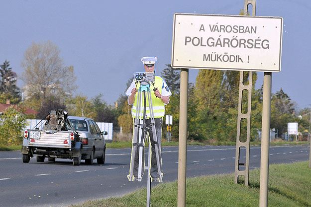 Papírmasé sebességmérő - Besült a pályázat