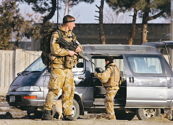 Brit katonai járőr Kabulban