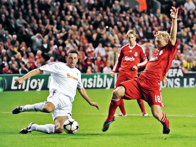 Mészáros térden, Kuyt lő: a Liverpool nyerő pillanata