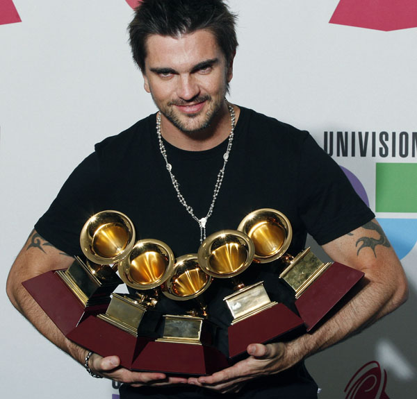 Juanes a Latin Grammy gyűjtő