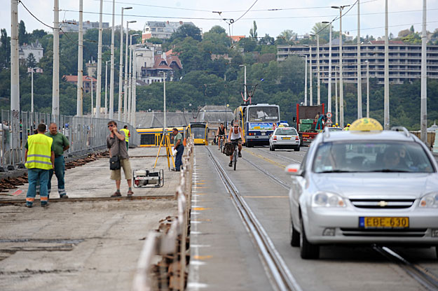 Októbertől a taxik sem mehetnek át a Margit hídon