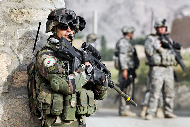 Francia és amerikai katonák Afganisztánban. Meddig maradnak?