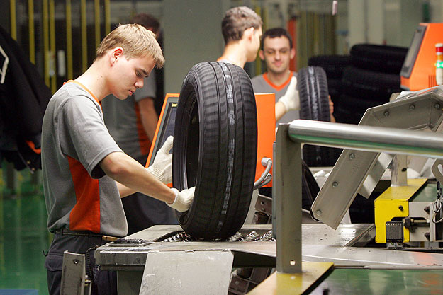 Műszak a dunaújvárosi Hankook-gyárban