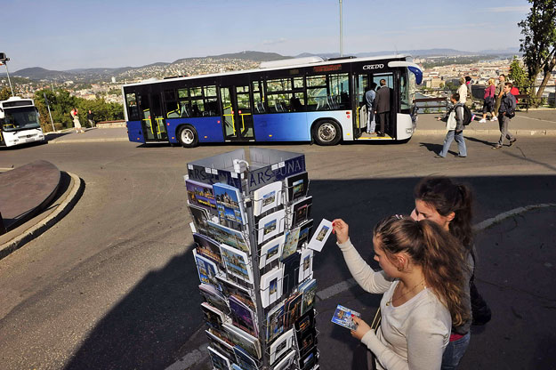 Credo Citadell autóbusz bemutató a Citadellán. A kifejezetten a budapesti közlekedésre tervezett alacsonypadlós buszra várják a megrendeléseket