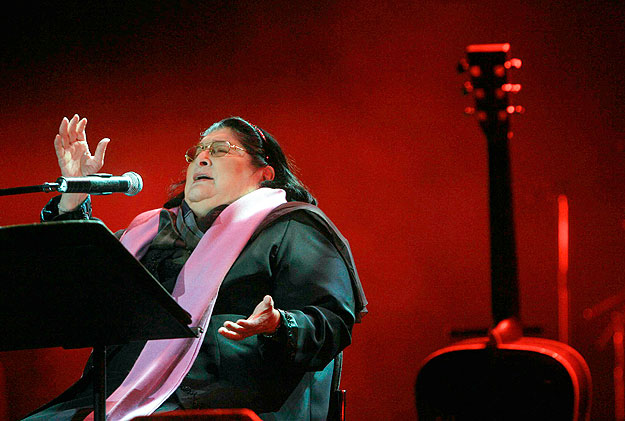 Argentine folk singer Mercedes Sosa performs during a concert celebrating the 10th anniversary of the Peres Center for Peace in this file photo taken in Tel Aviv October 27, 2008. Sosa, 74, who fought South America's dictators with her voice and beca