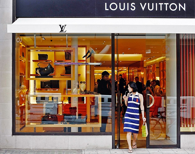 A Louis Vuitton egyik üzlete Kínában. Self-made women