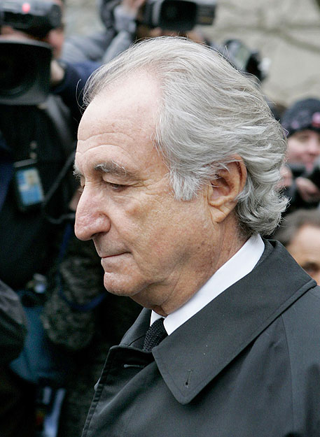 Madoff a letartóztatását követően. Búcsú a luxustól