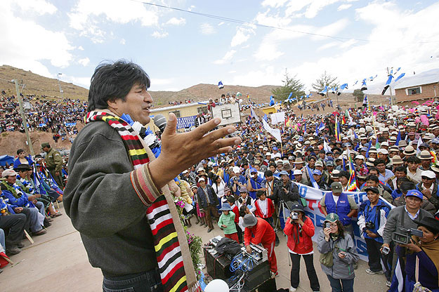 Evo Morales választási gyűlésen. Győzelme nem csak az övé