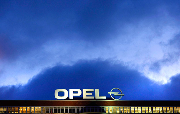 Opel logó mégis megtartja a General Motors 