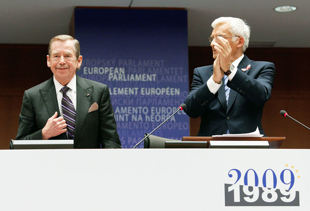 Václav Havel beszélt tegnap az Európai Parlament ünnepi ülésén a berlini fal leomlásáról. A volt cseh államfőt Jerzy Buzek EP-elnök üdvözölte a szószéken