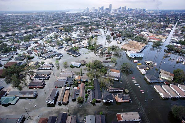 A Katrina hurrikán után elöntött New Orleans teljesen tönkrement