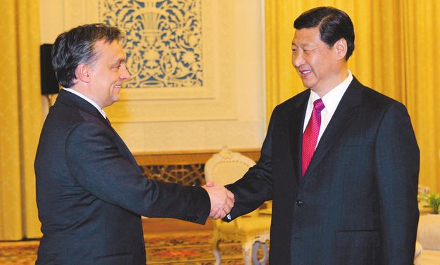 Orbán Viktor Xi Jinping kínai alelnöknél