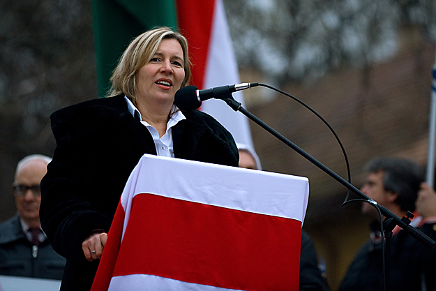 Morvai Krisztina is beszédet mondott a demonstráción
