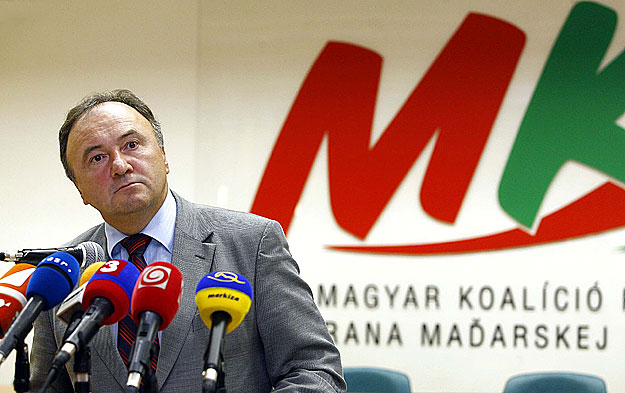 Csáky Pál, a Magyar Koalíció Pártjának elnöke