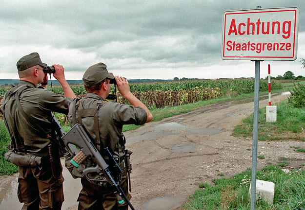 Osztrák határőrkatonák Szentmargitbányánál, még Schengen előtt