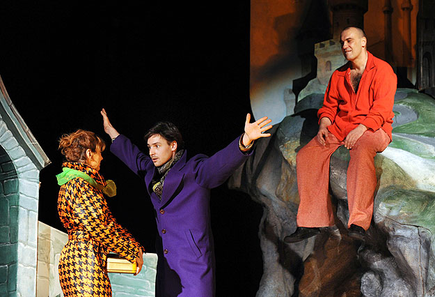 Vándor Éva (b) Ophelia, Kádas József (k) Guildenstern és Horváth Csaba (j) Hamlet szerepében