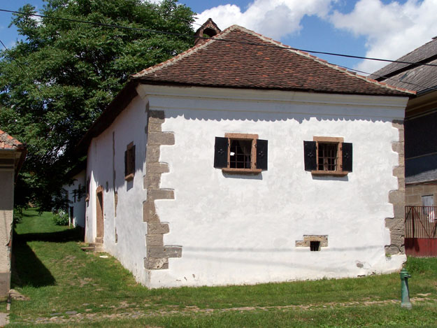 Középkori háborúskodásokra emlékeztet a huszita ház Göncön  A szerző felvétele