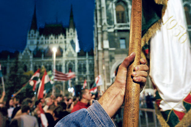 2006. szeptember 17., a Parlament előtt