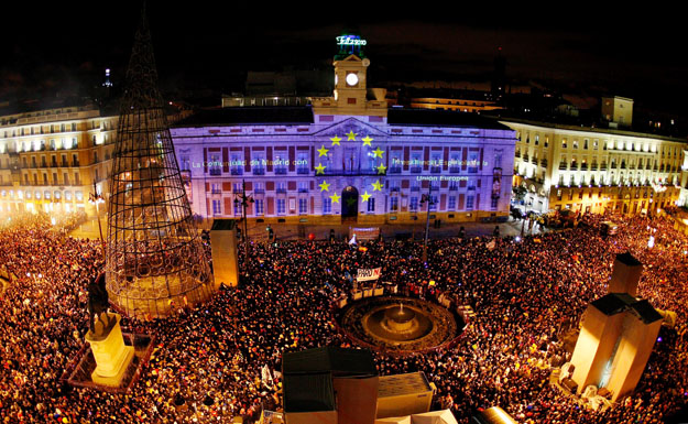 Hatalmas tömeg ünnepelte a madridi Puerta del Sol téren, hogy Spanyolország átvette az EU-elnökséget