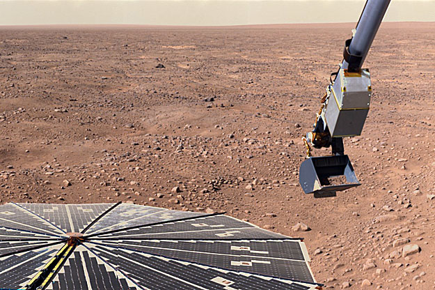 A phoenix a Marson (előtérben az egyik napelem és a szonda robotkarja)