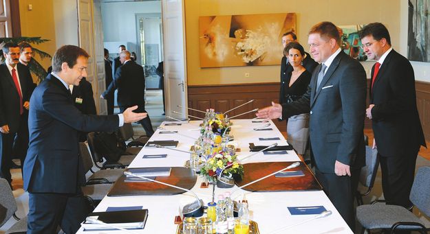 Tétova közeledés: Bajnai Gordon és Robert Fico találkozója Szécsényben