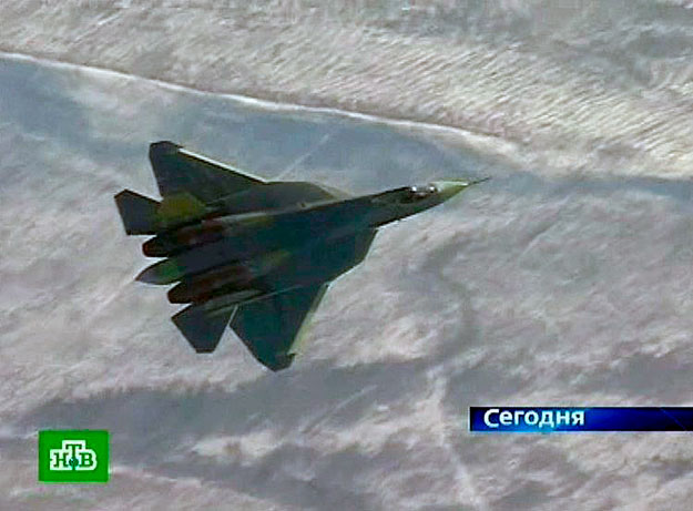 Az ötödik generációs orosz PAK-FA-t az amerikai F-22 Raptor és az F-35 Lightning II vetélytársának tervezték meg.