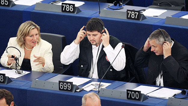 Morvai Krisztina, Szegedi Csanád és Balczó Zoltán Brüsszelben, az EP plenáris ülésén