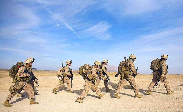 Amerikai tengerészgyalogosok dél-afganisztáni portyán