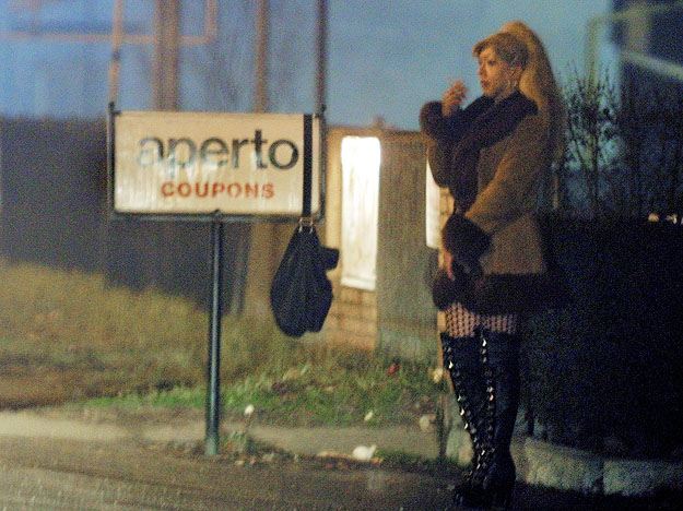 Prostituált egy olaszországi autópályánál