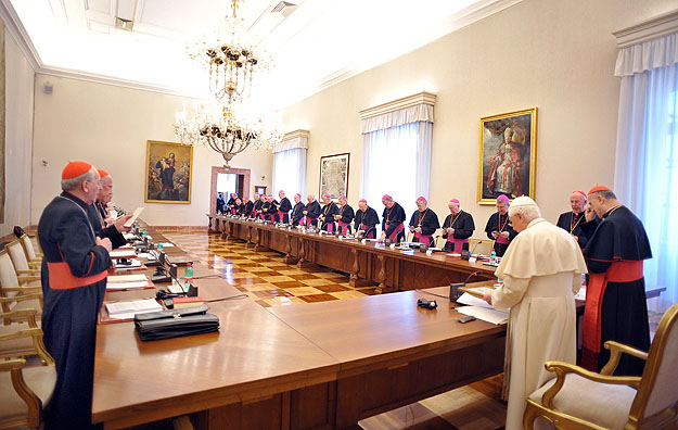 Kétnapos tanácskozás a Vatikánban a pedofil bűnökről