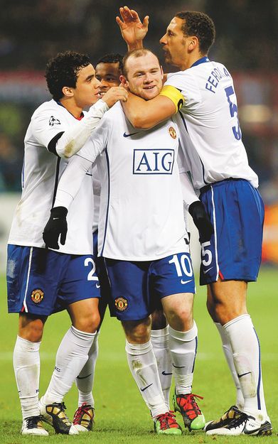 A középpontban: Rooney