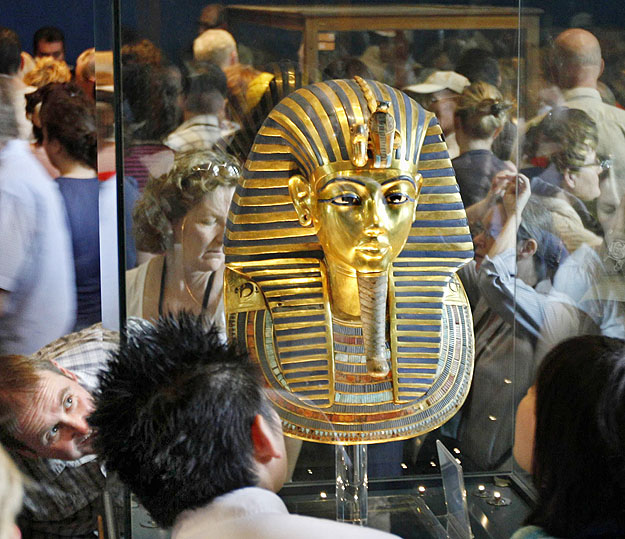 Tutanhamon arany maszkja az Egyiptomi Múzeumban