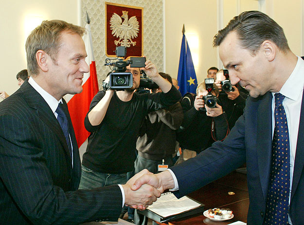 Donald Tusk és Radoslaw Sikorski