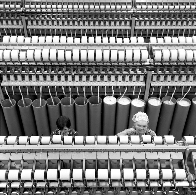 Egy néhai textilgyár dolgozói